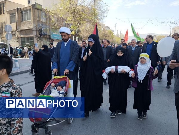 حضور مسولان آموزش و پرورش خراسان رضوی در راهپیمایی روز قدس