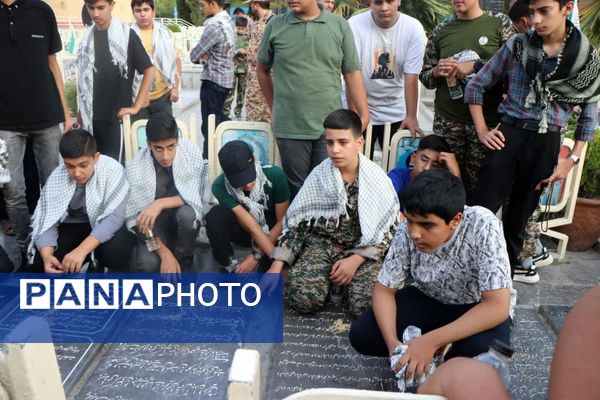 پویندگان پسر دوره ولایت (ایرانیوم ) در گلستان شهدای اصفهان 