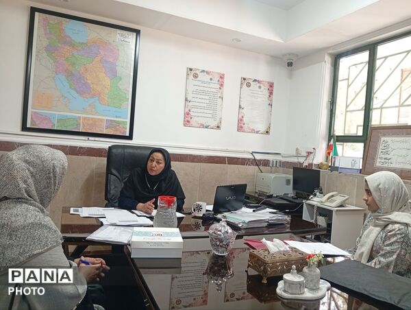 آغاز فرآیند ثبت‌نام دبیرستان فرزانگان ۵ ساوجبلاغ با ویژه برنامه «پروژه مهر» 