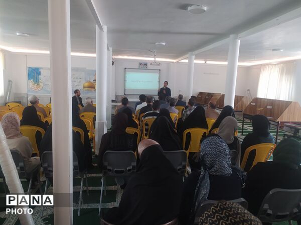 کارگاه آموزش خانواده در دبیرستان نمونه آیت‌الله خامنه‌ای