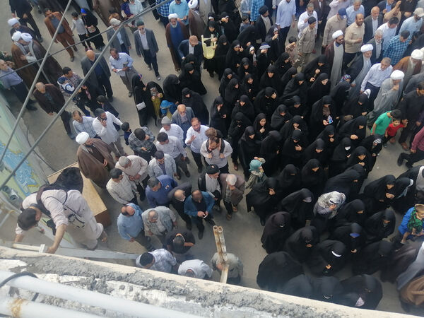 راهپیمایی نمازگزاران جمعه قم در حمایت از عملیات وعده صادق و طرح نور