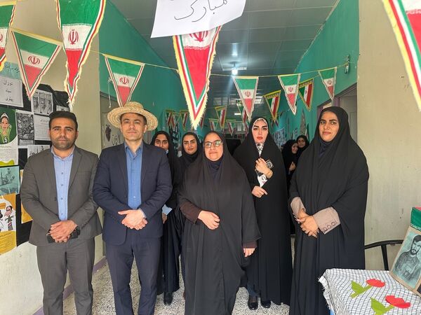 ۲۲ بهمن؛ نمایش خلاقیت دانش‌آموزان سردشتی در غرفه‌های فرهنگی و آموزشی