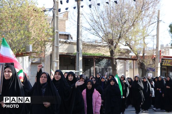 حضور گسترده مردم زرقان برای خون‌خواهی قائد امت