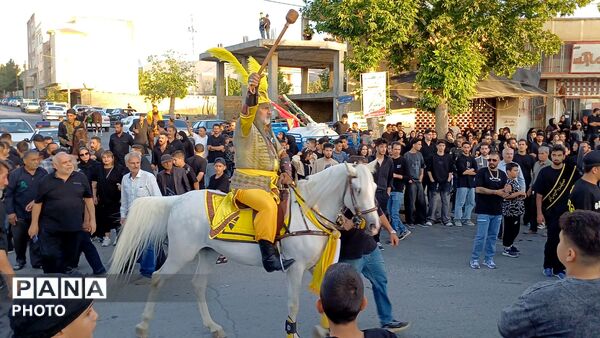 کاروان عاشورایی در تفرش همزمان با دومین روز محرم الحرام 