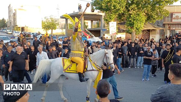 کاروان عاشورایی در تفرش همزمان با دومین روز محرم الحرام 