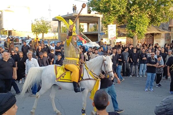 کاروان عاشورایی در تفرش همزمان با دومین روز محرم الحرام 