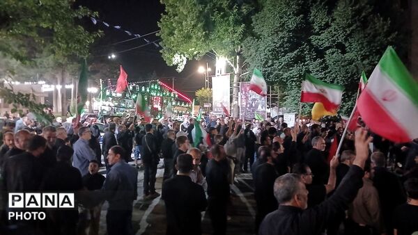 امشب نهاوندی ها پرچم ایران را به اهتزاز در آوردند