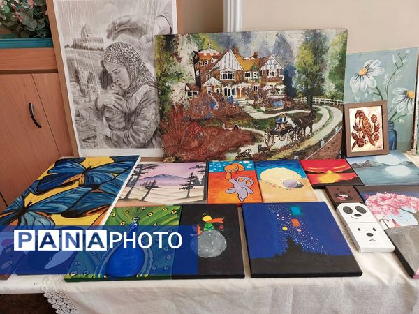 جشنواره غذا به‌مناسبت دهه فجر در دبیرستان معراج 