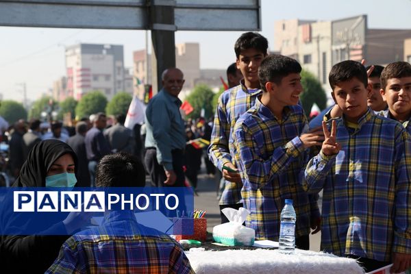 دانش آموزان اهوازی انزجار از استکبار جهانی را در قاب دوربین پانا ثبت کردند