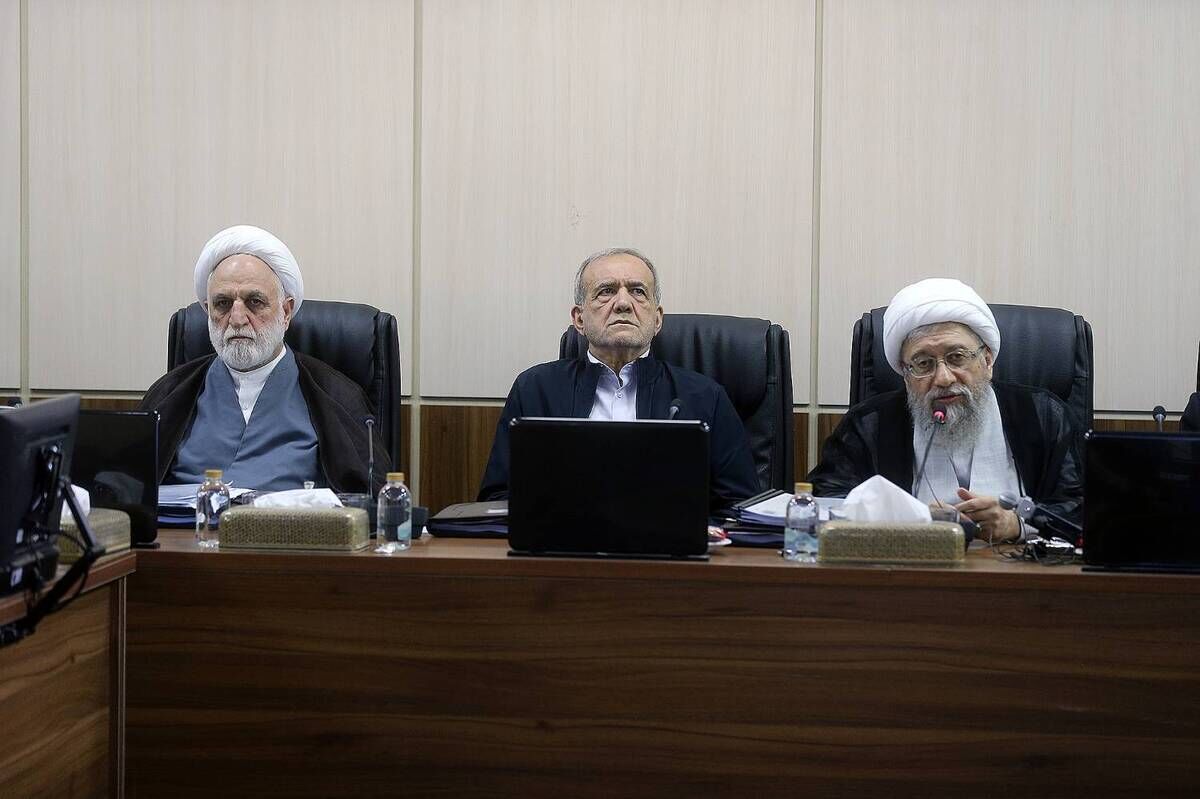 آیت الله آملی لاریجانی: فعلاً FATF در مجمع تشخیص قابل بررسی نیست
