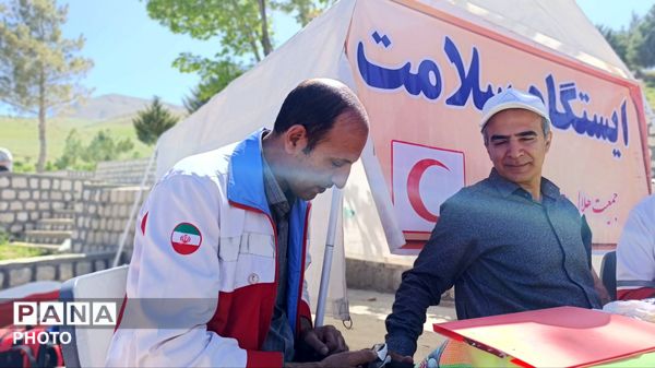 حضور پرشور جوانان هلال‌احمر در پیاده‌روی هفته سلامت و هفته هلال‌احمر