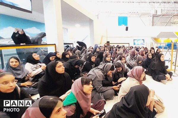بازدید دانش آموزان شهید وجدانی پاک چهاردانگه از پارک ملی هوافضا