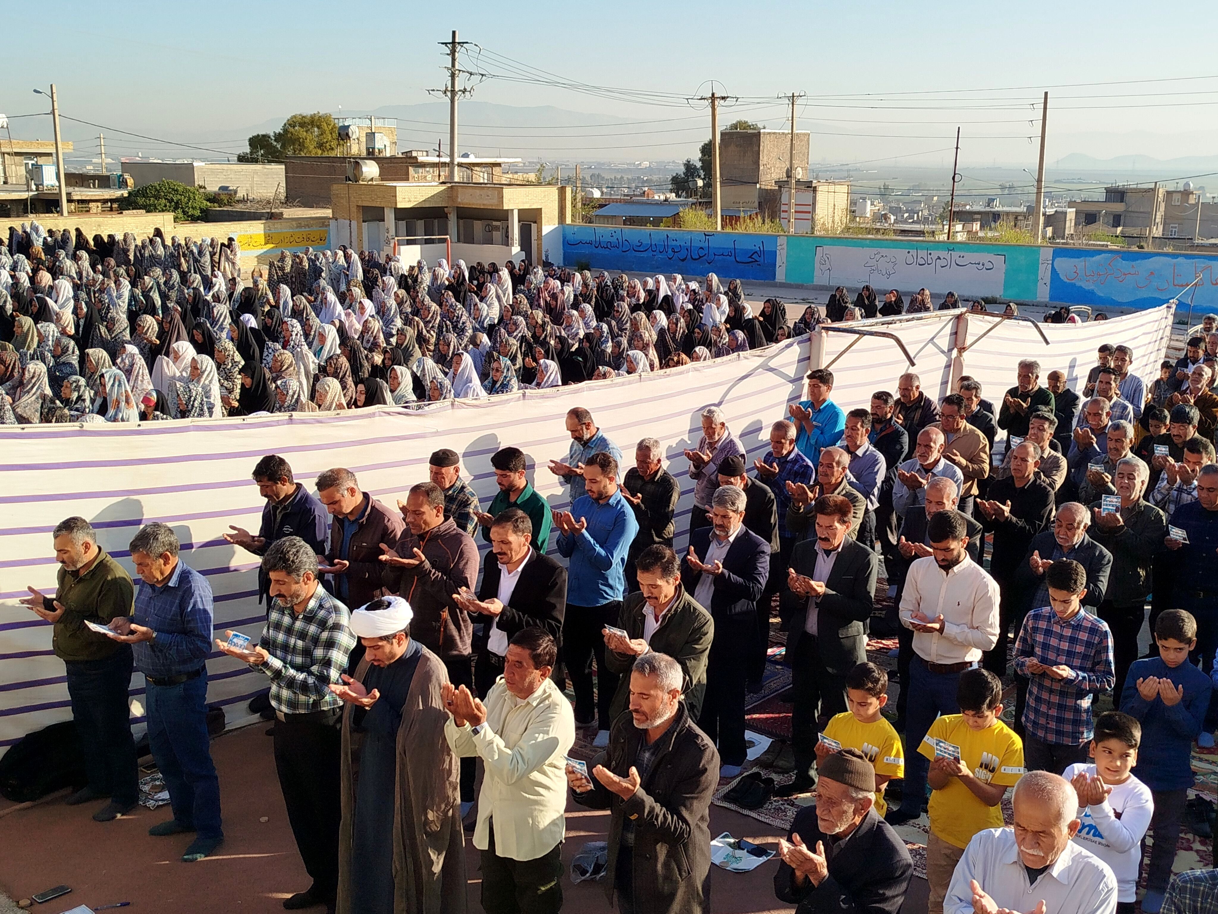 نماز عید فطر ۱۴۰۴ در روستای ظفرآباد شیراز اقامه شد