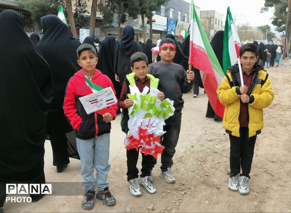 راهپیمایی نوجوانان و کودکان در روز قدس در شهرستان خلیل آباد