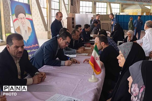 میز خدمت آموزش و پرورش خراسان شمالی در نماز جمعه؛ پاسخگویی مستقیم به مطالبات مردم