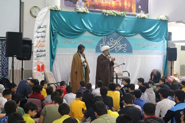 اعتکاف دانش‌آموزی پسران در مسجد النبی (ص) شهرستان جم