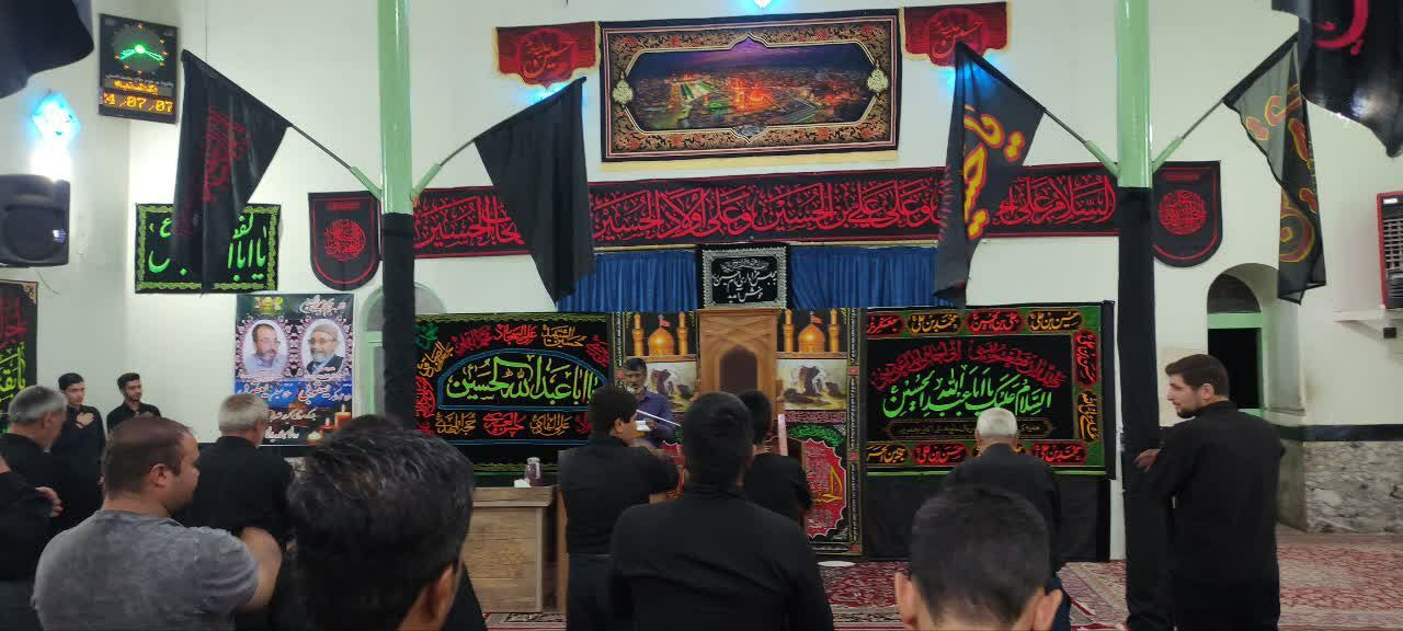 یک جهان حیران از عشق ما به حسین(ع)
