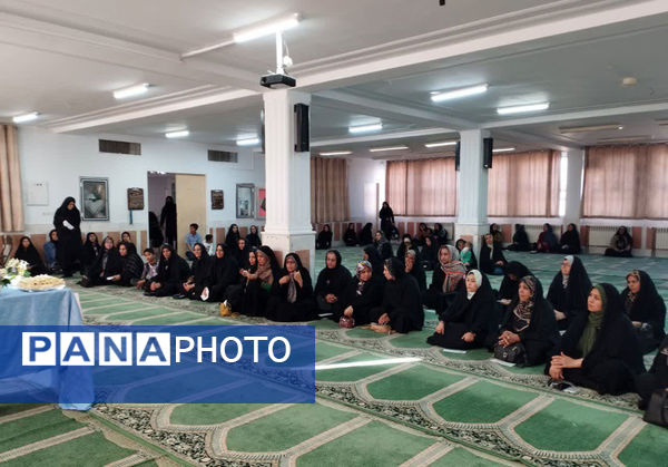 انتخابات انجمن اولیاء و مربیان در دبیرستان میعاد قم