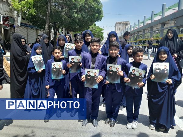 بدرقه‌ای با عزت 