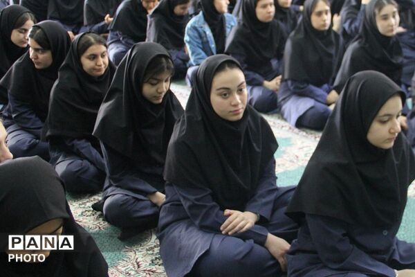 چهارشنبه‌های امام رضایی در دبیرستان بنت‌الهدی بهارستان دو