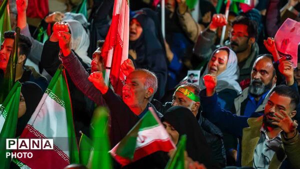 اشک و حماسه زیر یک علم