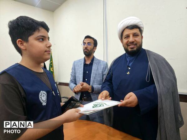 نشست معاون پرورشی و فرهنگی اداره کل آموزش و پرورش خوزستان با دانش آموز خبرنگاران پانا 