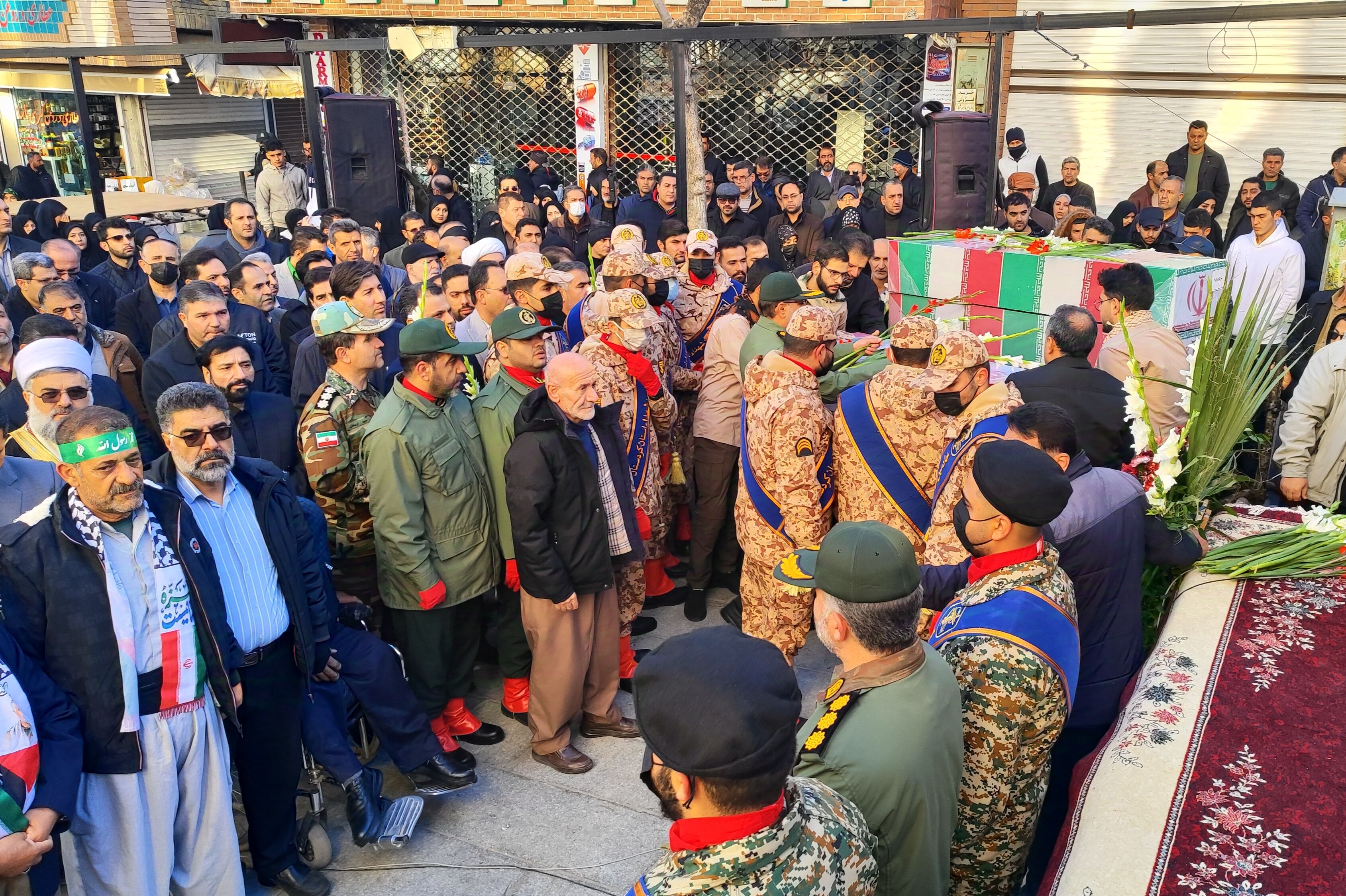 تشییع پیکر مطهر شهدای گمنام در کردستان 