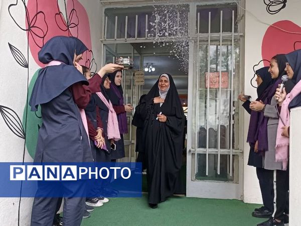 مراسم گرامیداشت مقام معلم دردبیرستان دخترانه امام حسین(ع) مشهد