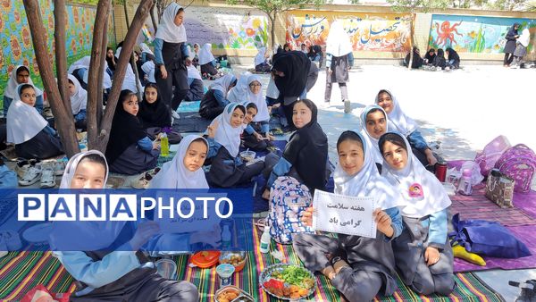 صبحانه سالم به‌مناسبت هفته سلامت در مدرسه نسترن آشخانه