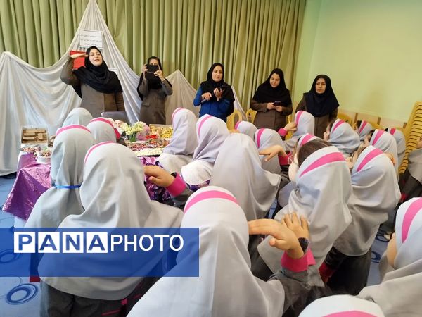 جشن میلاد امام خوبی‌ها در دبستان برادران شهید دیده‌ور کازرون