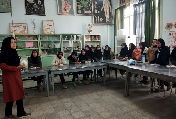 بازدید دانش آموزان کاشمری از پژوهش سرا