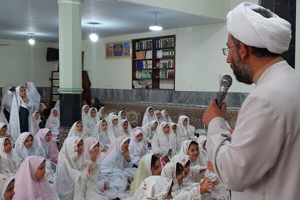برپایی جشن عبادت و بندگی در مسجد ناحیه 2 بهارستان