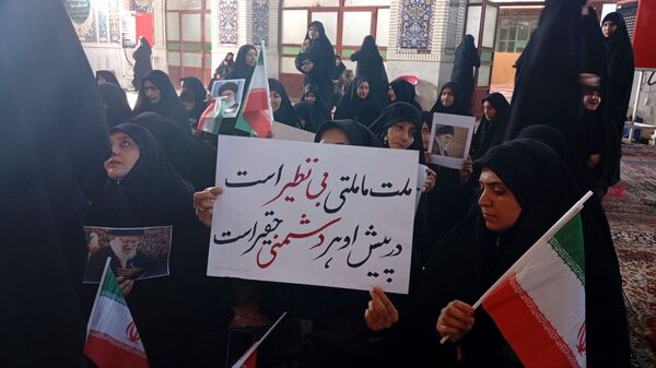 خروش شیر زنان چهارمحال‌وبختیاری در حمایت از رهبر انقلاب