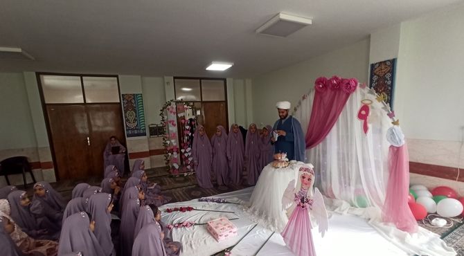 جشن تکلیف دختران در مدرسه فاطمه‌الزهرا (س)