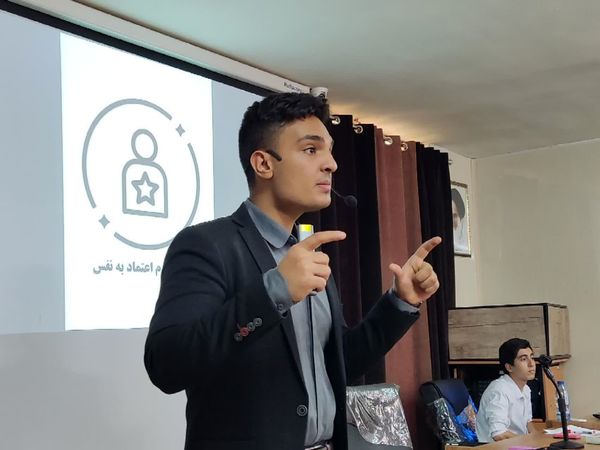 جلسه آموزشی ویژه همیار مشاوران دانش‌آموزان متوسطه