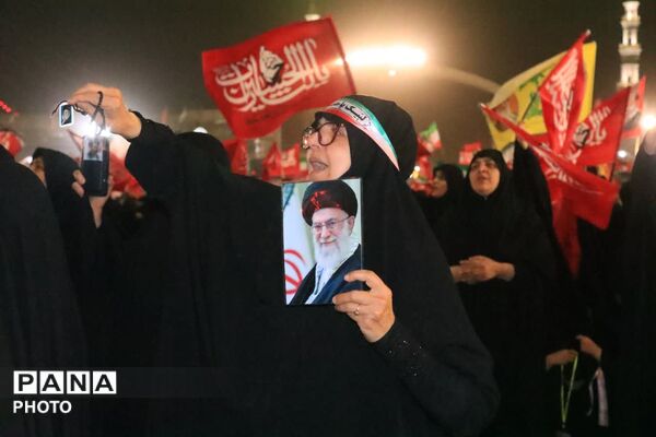 قاب هایی از یک بدرقه آسمانی ماندگار 
