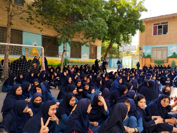 بزرگداشت روز معلم در دبیرستان استاد شهریار