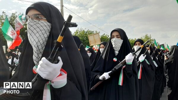 رزمایش بزرگ دختران جان فدای ایران در قم