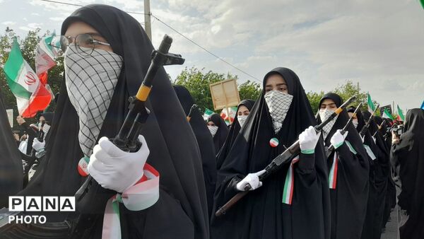 رزمایش بزرگ دختران جان فدای ایران در قم