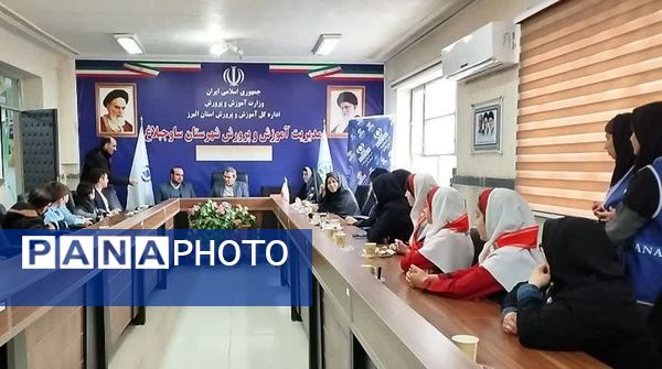 نشست خبری رئیس آموزش و پرورش شاوجبلاغ با خبرنگاران پانا 