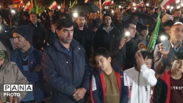 اتحاد فرهنگیان، دانش‌آموزان و مردم کوهنانی شب بیعت با رهبری