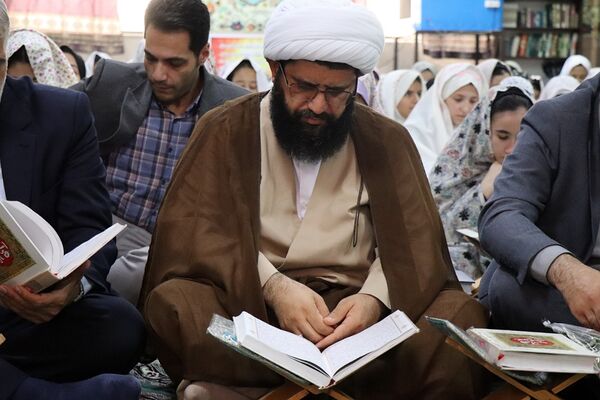 زنگ نماز با شعار «مِهر با مُهر» در مدارس سراسر شهرستان‌های استان تهران 