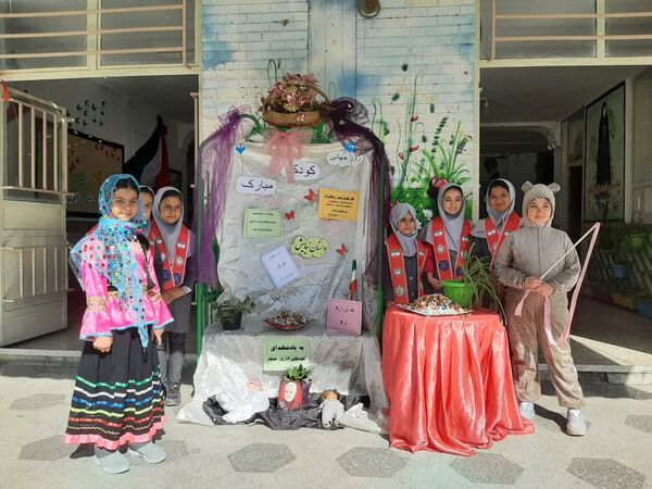جشن شادمانه روز کودک در دبستان نیایش