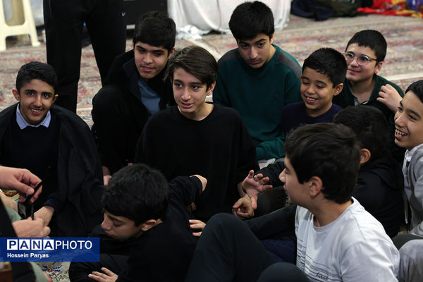 اعتکاف دانش‌آموزی در مسجد جامع امام جعفر صادق(ع) اقدسیه