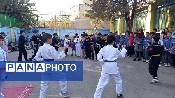 المپیاد ورزشی مدرسه شکوفه‌ها ناحیه 4 کرج در هفته تربیت بدنی  
