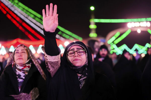 همخوانی سرود «سلام یا مهدی» با حضور ابوذر روحی در مسجد جمکران