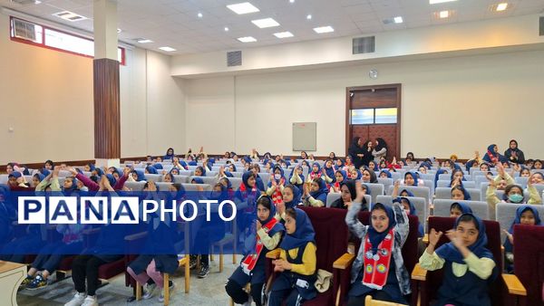 فریاد آزادی و همبستگی در دبستان آرمینه مصلی‌نژاد