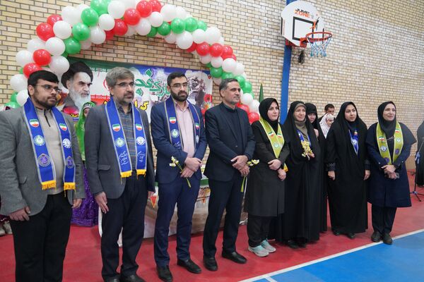 مانور یاوران انقلاب در دبستان دخترانه حاج حسن اصلانی ۲