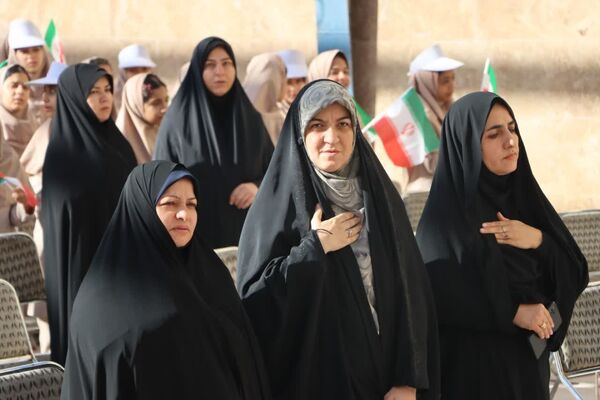 مراسم جشن ملی عاطفه‌ها در دبیرستان دخترانه شهید دکتر پاکنژاد یزد 