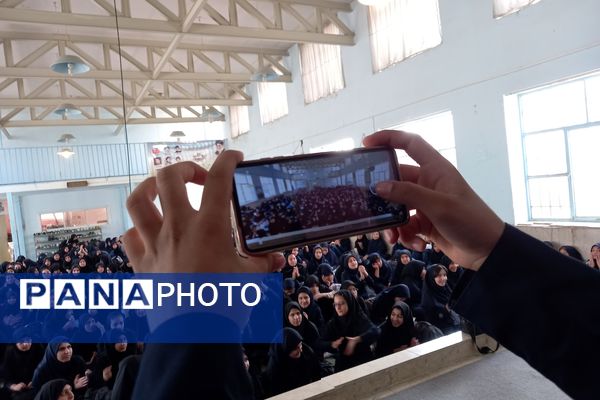 جشن ولادت امام حسن عسکری(ع) در دبیرستان شاهد فیض